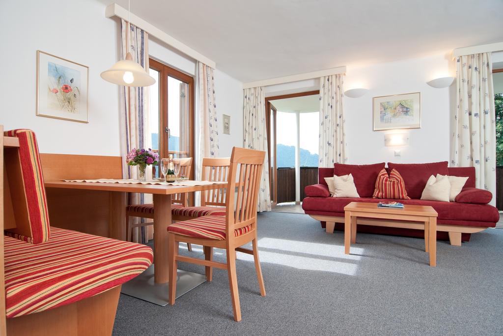 Schuetzenhof Aparthotel Sattendorf Bagian luar foto