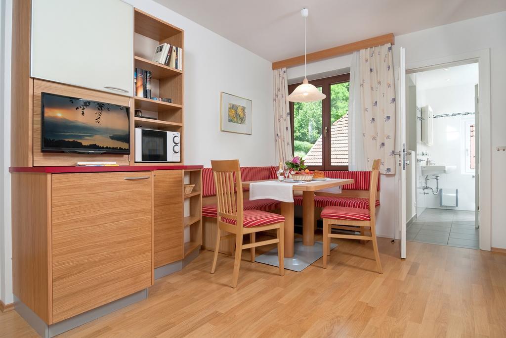 Schuetzenhof Aparthotel Sattendorf Bagian luar foto