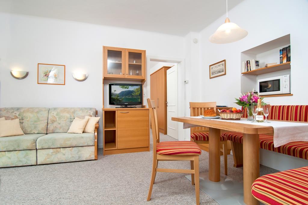 Schuetzenhof Aparthotel Sattendorf Bagian luar foto